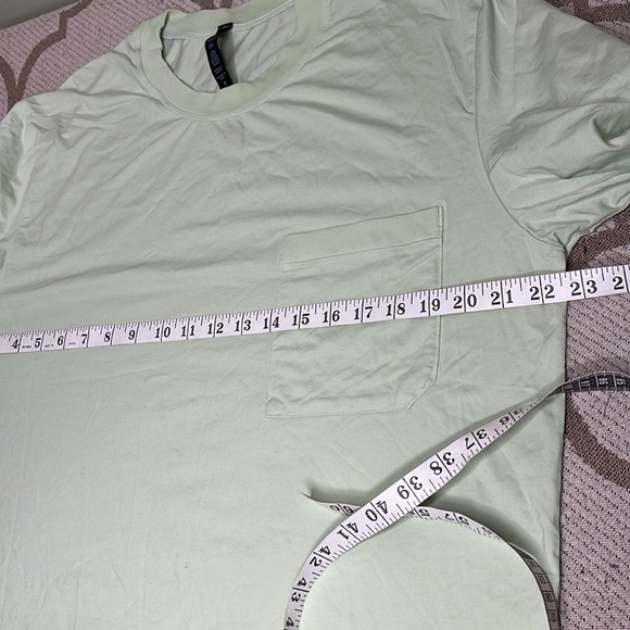 lululemon men’s Fundamental Oversized pocket T-Shirt Kohlrabi Green - Picture 5 of 11